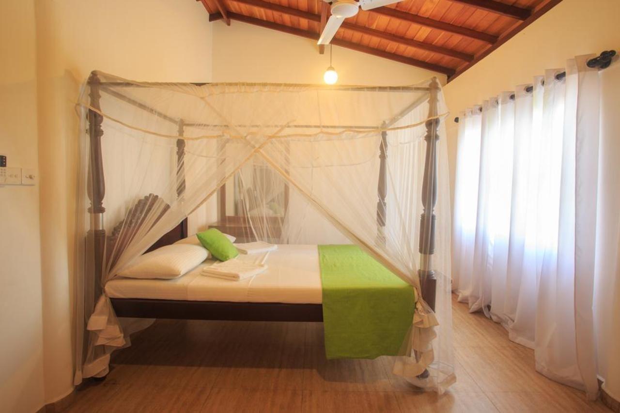 Tharanga Surfing Villa Ahangama Extérieur photo