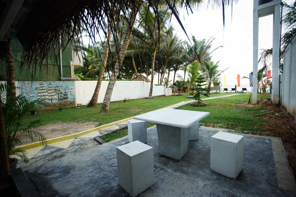 Tharanga Surfing Villa Ahangama Extérieur photo