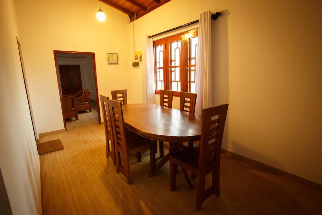 Tharanga Surfing Villa Ahangama Extérieur photo