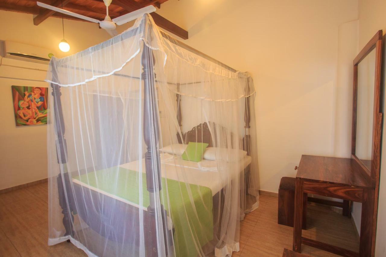 Tharanga Surfing Villa Ahangama Extérieur photo
