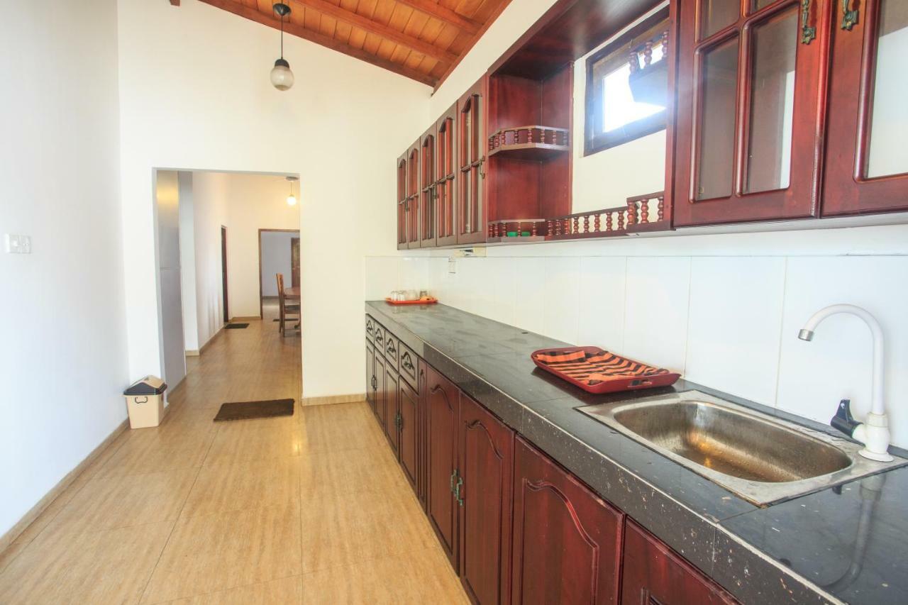 Tharanga Surfing Villa Ahangama Extérieur photo