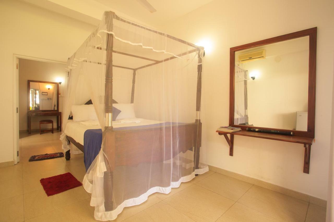 Tharanga Surfing Villa Ahangama Extérieur photo
