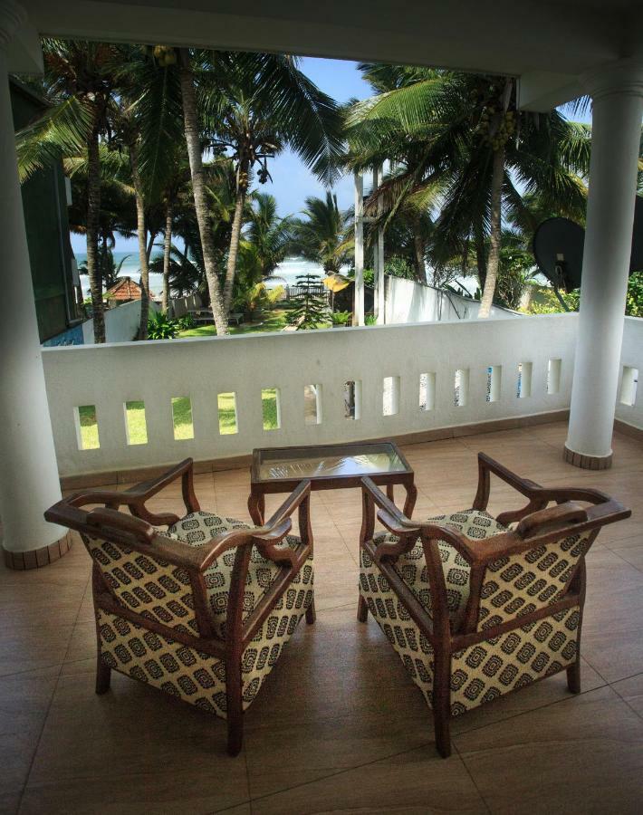 Tharanga Surfing Villa Ahangama Extérieur photo