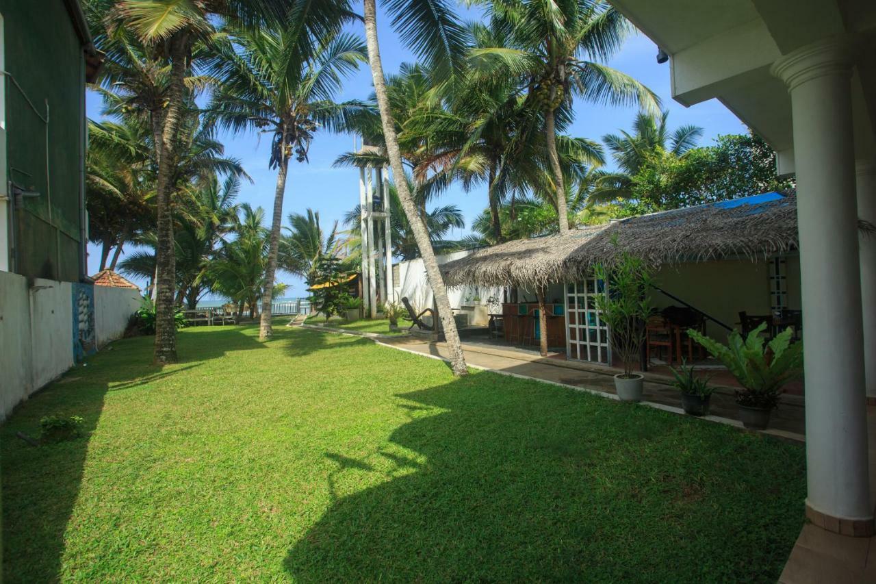 Tharanga Surfing Villa Ahangama Extérieur photo